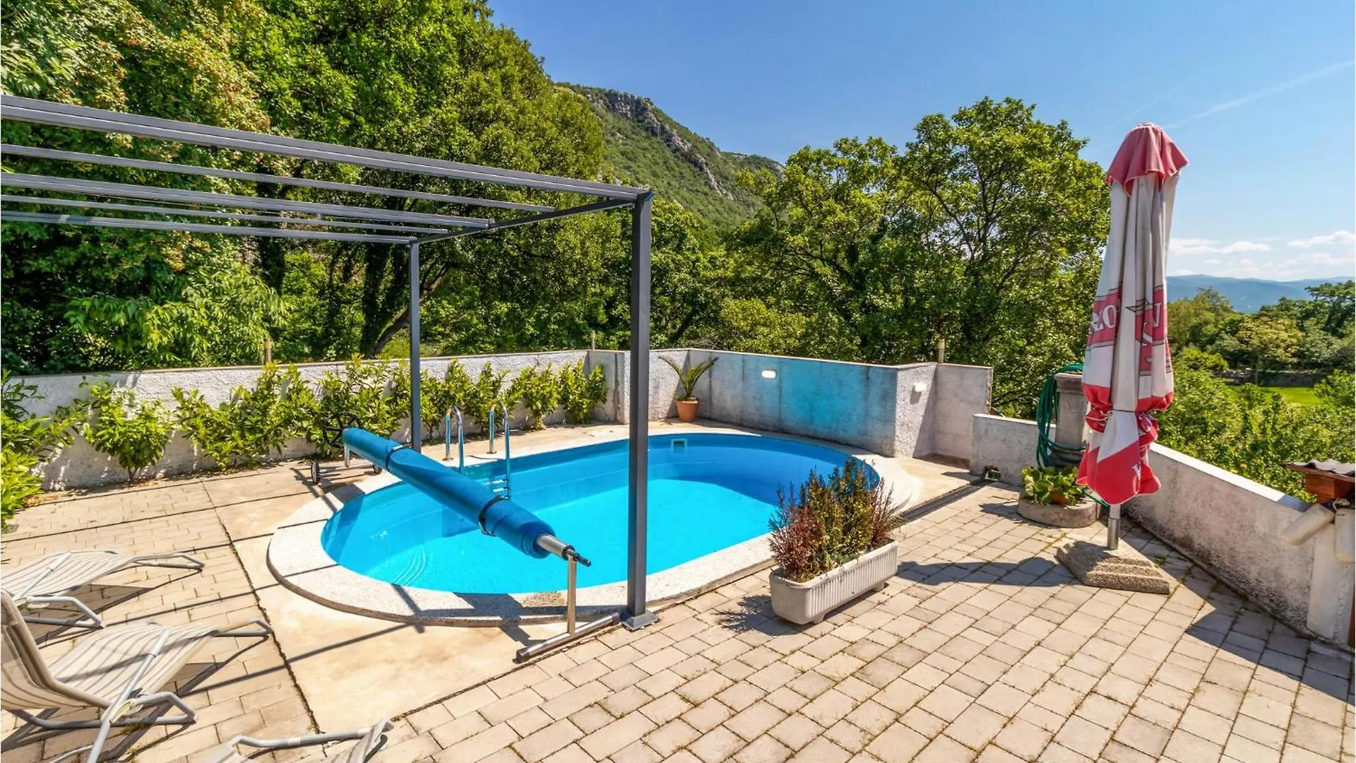 Lovely Apartment In Bribir With Kitchen contacts