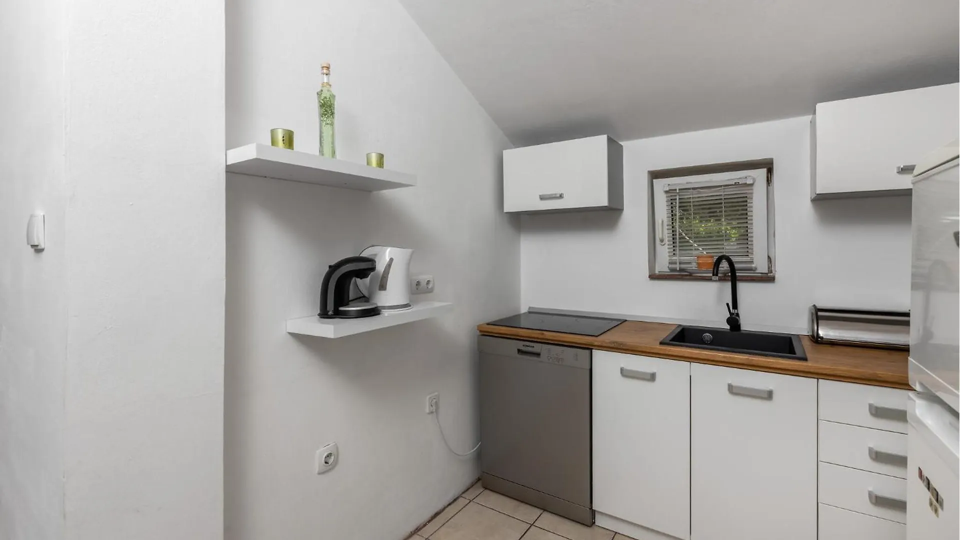 Lovely Apartment In Bribir With Kitchen